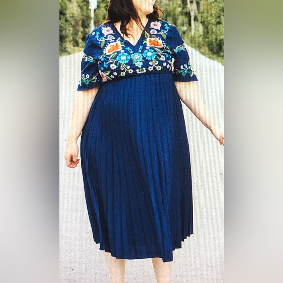 Asos navy maternity dress perfect for your event! - Picture 1 of 3
